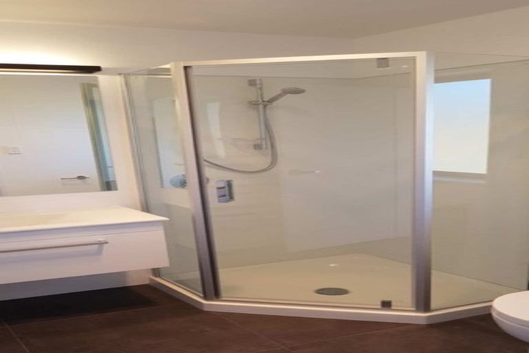 Photo of property in 117 Karepiro Drive, Stanmore Bay, Whangaparaoa, 0932