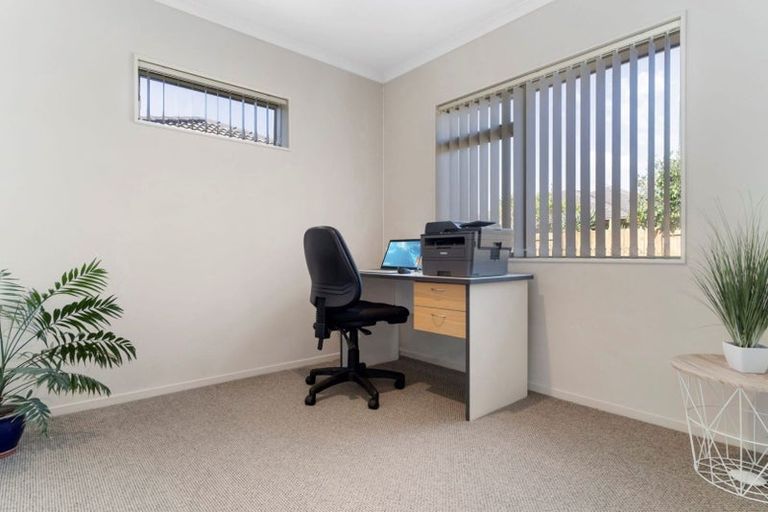 Photo of property in 6 Shaun Close, Papamoa Beach, Papamoa, 3118