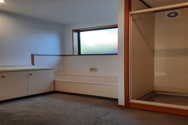 Photo of property in 3 Broadfell Avenue, Avonhead, Christchurch, 8042