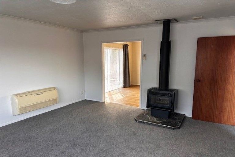 Photo of property in 8 Mayo Place, Belfast, Christchurch, 8051