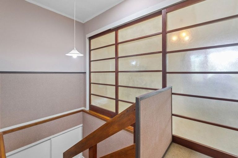 Photo of property in 35 Lyndhurst Road, Te Atatu South, Auckland, 0610