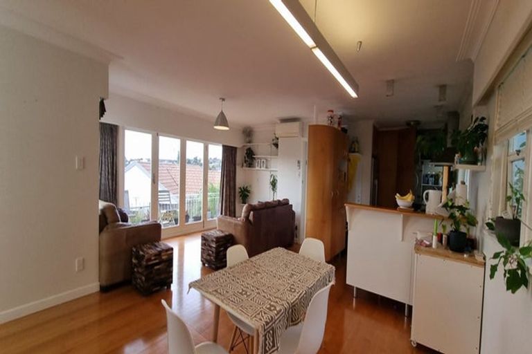 Photo of property in 24 Bevyn Street, Castor Bay, Auckland, 0620