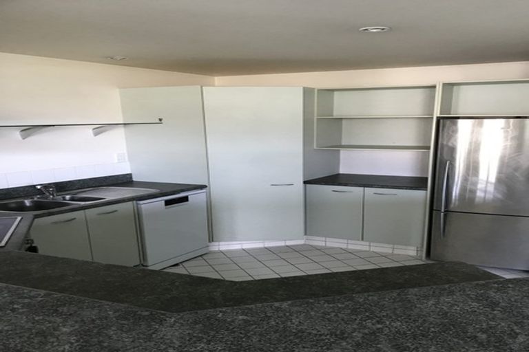 Photo of property in Grandstand Apartments, 10/80u Kent Terrace, Mount Victoria, Wellington, 6011
