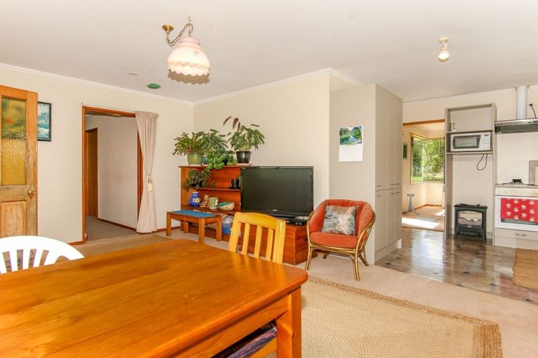 Photo of property in 37 Kew Road, Westport, 7825