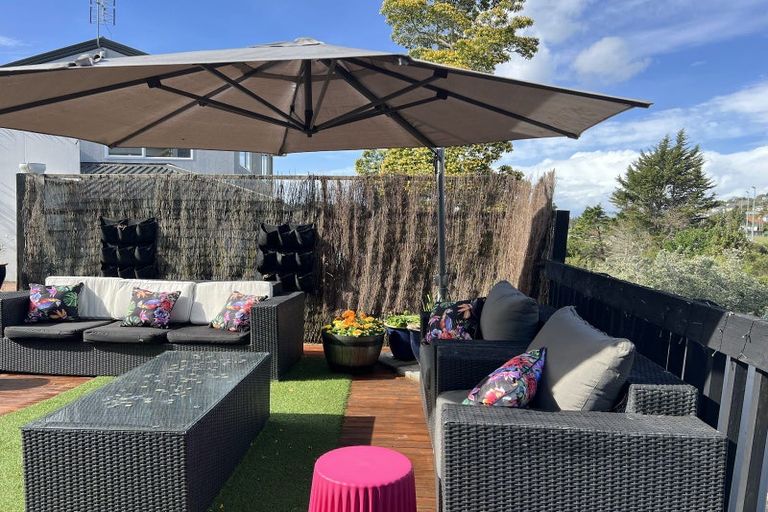 Photo of property in 1/3 Pelican Lane, Unsworth Heights, Auckland, 0632