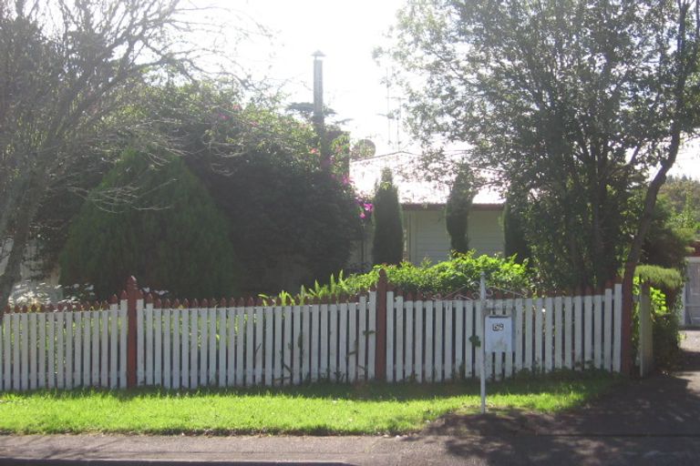 Photo of property in 59 Smythe Road, Henderson, Auckland, 0612
