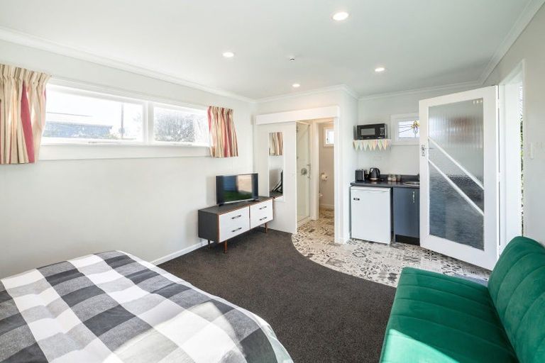 Photo of property in 18a Humphries Street, Greytown, 5712