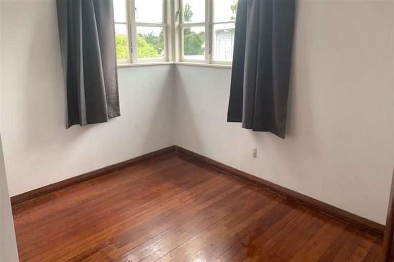 Photo of property in 51 Durham Crescent, Fairfield, Lower Hutt, 5011