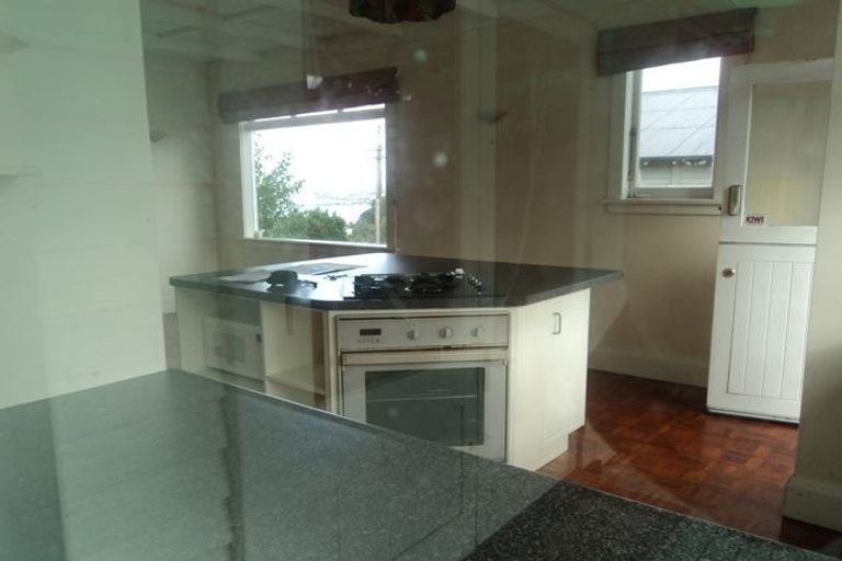 Photo of property in 11 Huka Road, Birkenhead, Auckland, 0626