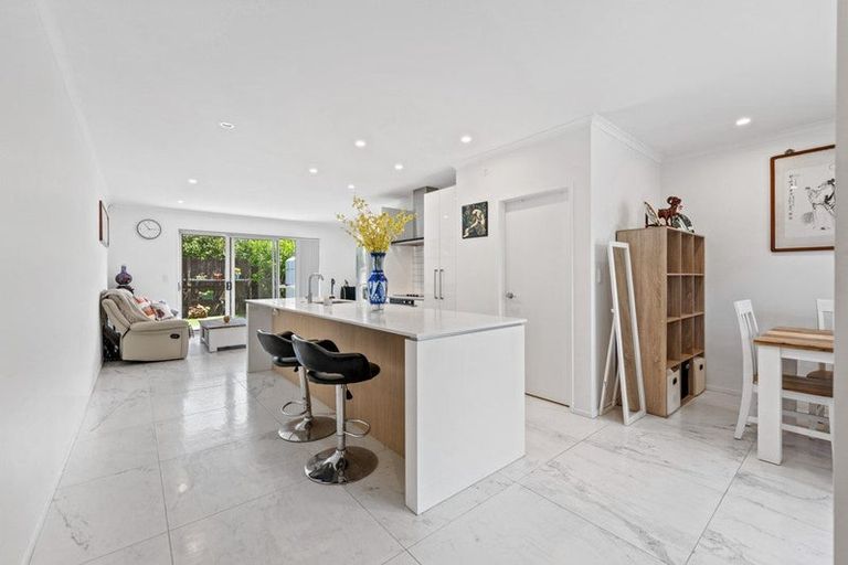 Photo of property in 53 Glidepath Road, Hobsonville, Auckland, 0616
