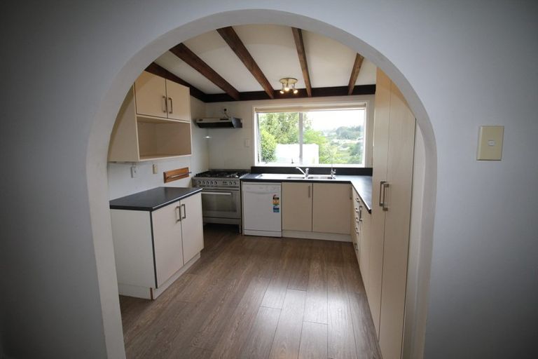 Photo of property in 28 Bassett Road, Johnsonville, Wellington, 6037