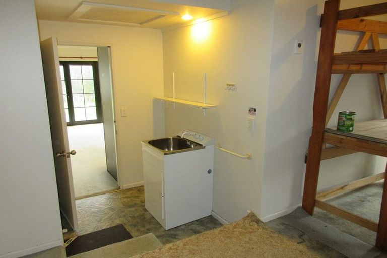 Photo of property in 15u6 Glanmire Road, Newlands, Wellington, 6037