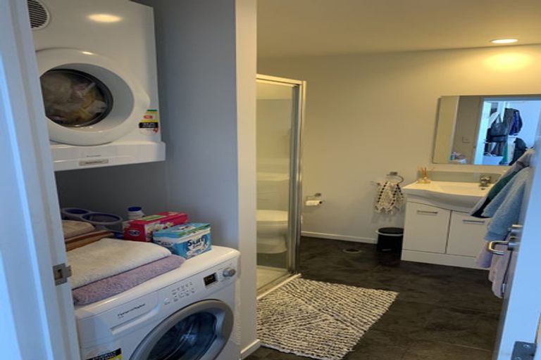 Photo of property in 10/2u Torrens Terrace, Mount Cook, Wellington, 6011