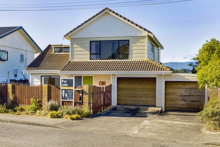Photo of property in 12 Moana Street, Otaki Beach, Otaki, 5512