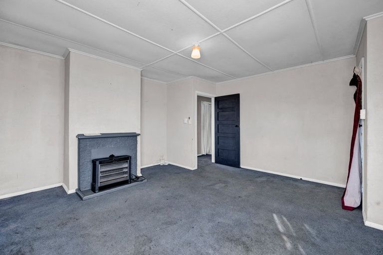 Photo of property in 2 Waihi Road, Hawera, 4610