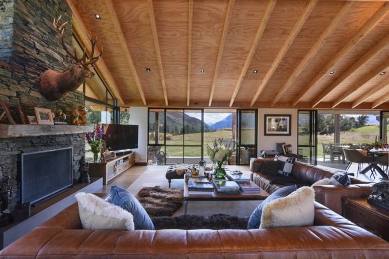 Photo of property in 41 Precipice Lane, Glenorchy, 9372