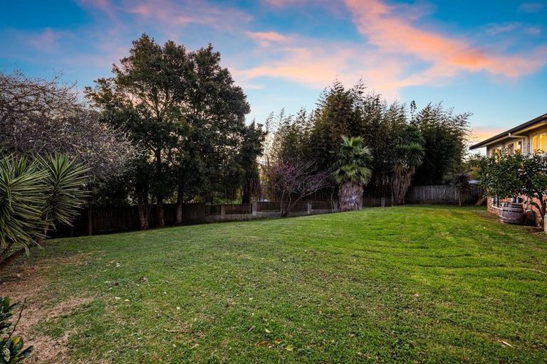 Photo of property in 112 Rathgar Road, Henderson, Auckland, 0610