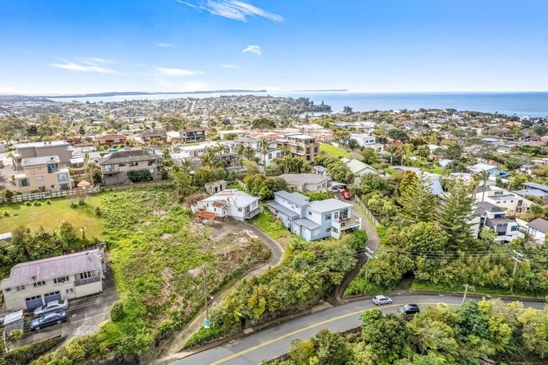 Photo of property in 9 Carlisle Road, Torbay, Auckland, 0630