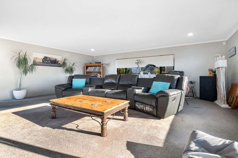 Photo of property in 111 Pacific View Drive, Whangamata, 3620