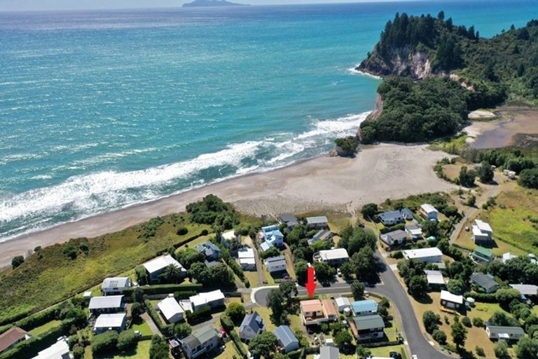 Photo of property in 1 Swordfish Avenue, Whiritoa, Whangamata, 3691