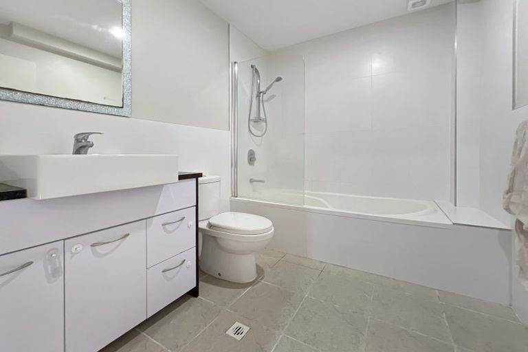 Photo of property in 5/12 Schnapper Rock Road, Schnapper Rock, Auckland, 0632