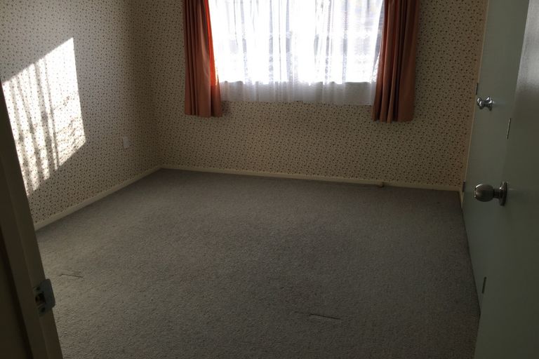 Photo of property in 4 Zefiro Drive, Massey, Auckland, 0614