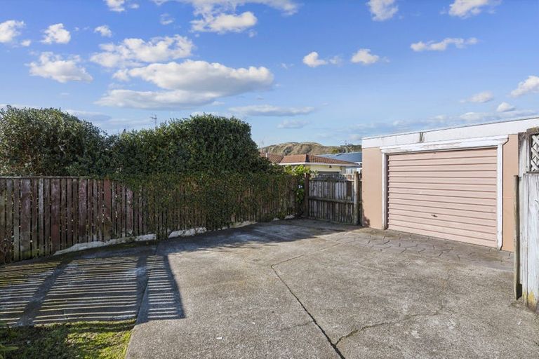 Photo of property in 28 Kapiti Road, Paraparaumu, 5032