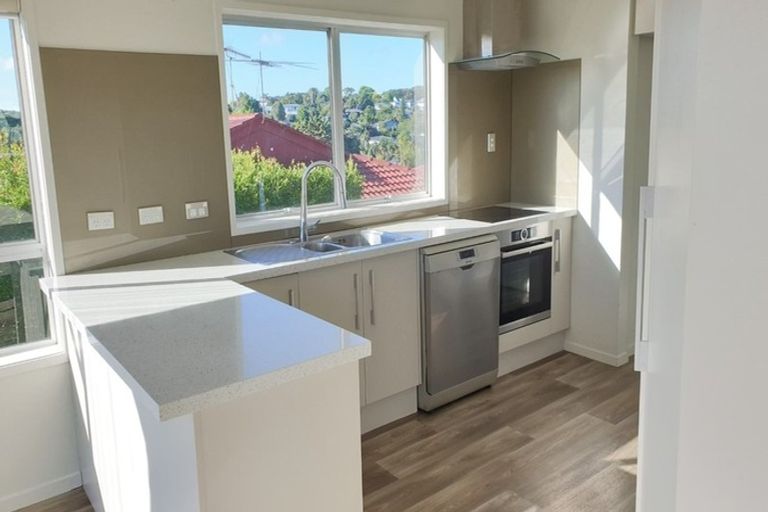Photo of property in 31 Sealy Road, Torbay, Auckland, 0630