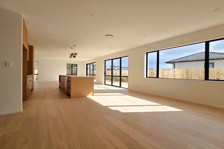 Photo of property in 41c Candia Road, Swanson, Auckland, 0614