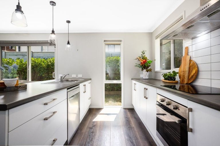 Photo of property in 34 Mooring Close, Whitby, Porirua, 5024