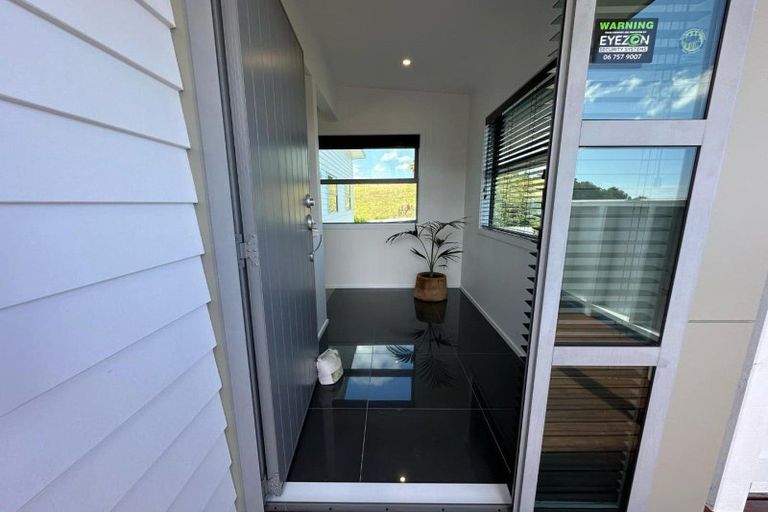 Photo of property in 13a Heta Road, Highlands Park, New Plymouth, 4312