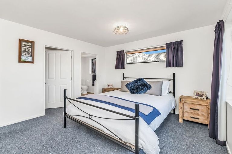 Photo of property in 16 Globe Bay Drive, Templeton, Christchurch, 8042