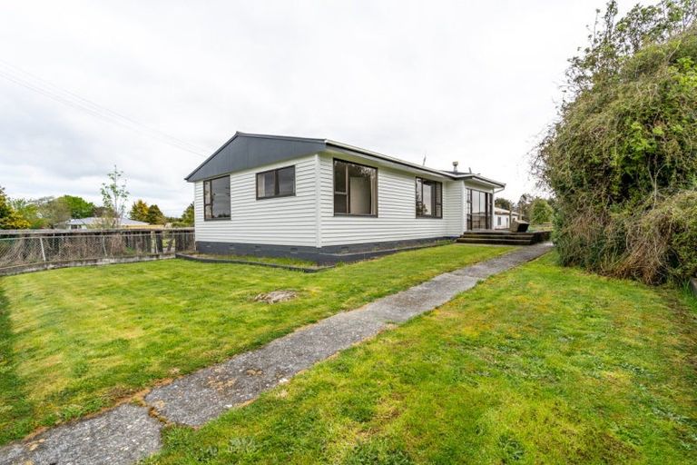 Photo of property in 25 Clifden Highway, Tuatapere, 9620