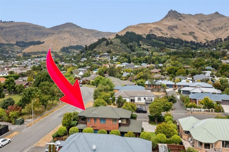 Photo of property in 1 Wendy Place, Heathcote Valley, Christchurch, 8022