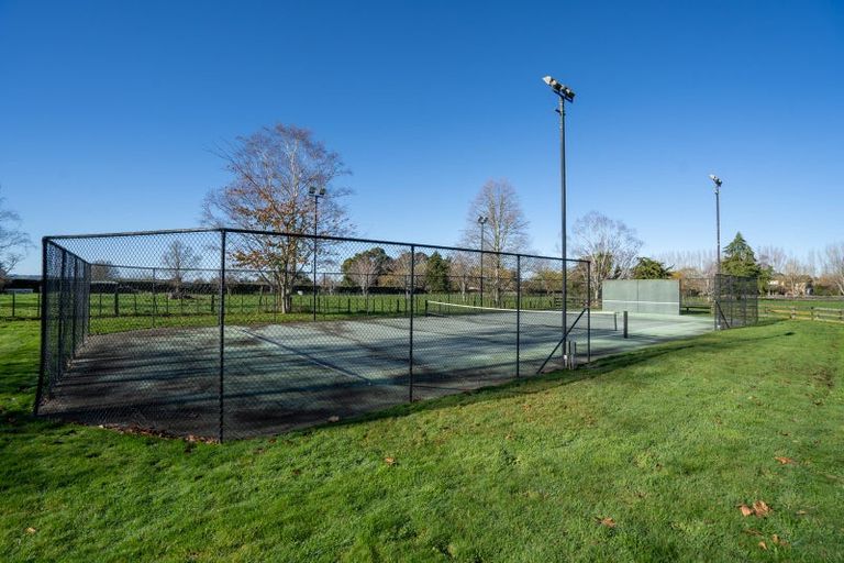 Photo of property in 2/105 Peake Road, Cambridge, 3493