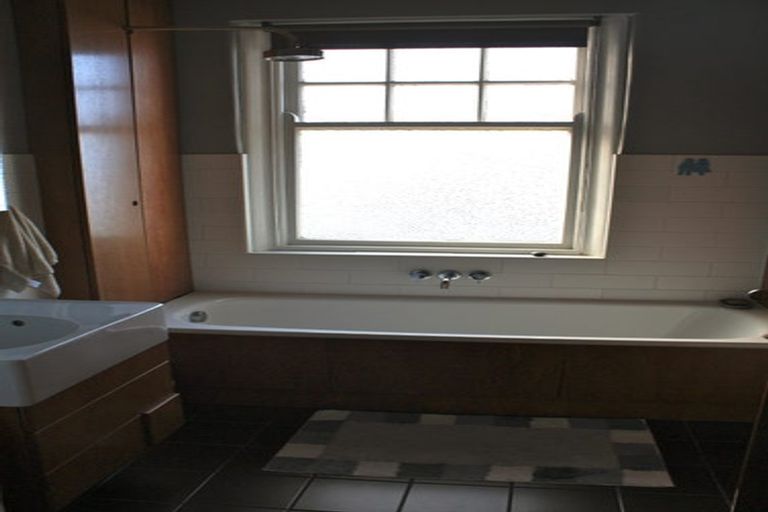 Photo of property in Blythswood Flats, 16/3f Aro Street, Aro Valley, Wellington, 6021