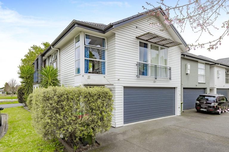 Photo of property in 71 The Track, Takanini, 2112