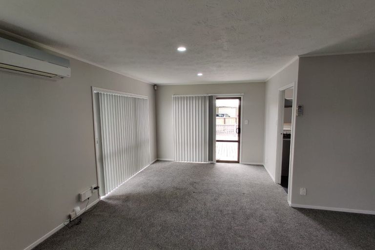 Photo of property in 3 Crestlands Place, Papakura, 2110