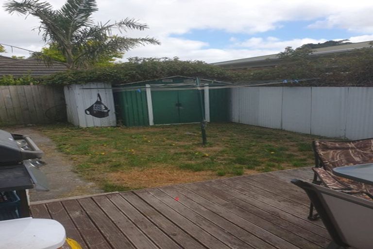 Photo of property in 10 Valley Road, Waiuku, 2123