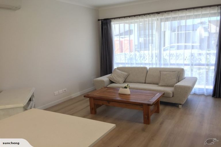 Photo of property in 10 Grey Warbler Road, Hobsonville, Auckland, 0616