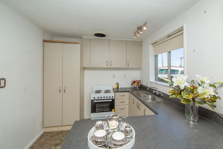 Photo of property in 19 Sturrocks Road, Redwood, Christchurch, 8051