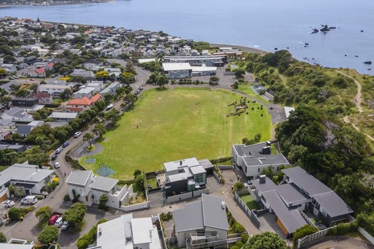 Photo of property in 63 Burnham Street, Seatoun, Wellington, 6022