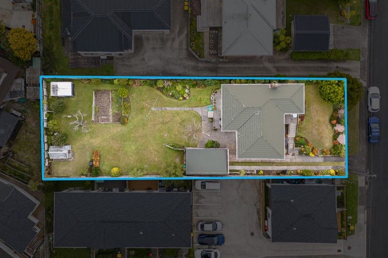 Photo of property in 5 Valron Road, Te Atatu South, Auckland, 0602