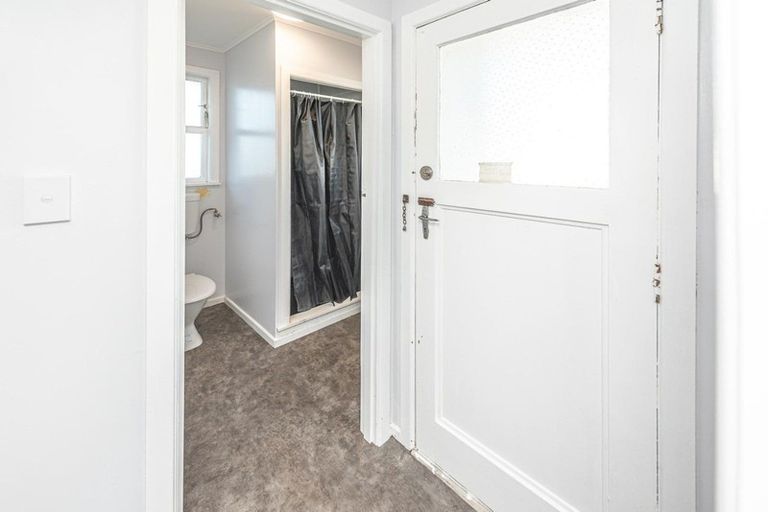 Photo of property in 1 Kupe Place, Castlecliff, Whanganui, 4501