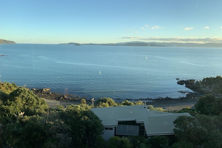 Photo of property in 5 Rangiuru Road, Mahina Bay, Lower Hutt, 5013