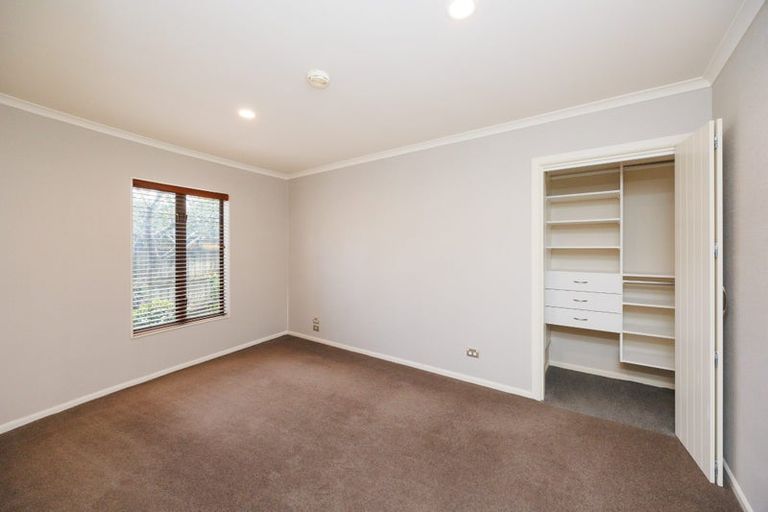 Photo of property in 3 The Oaks, Awapuni, Palmerston North, 4412