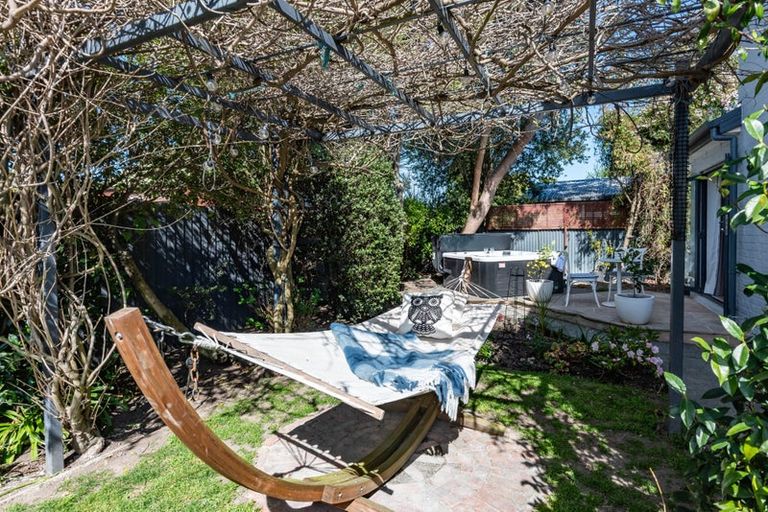 Photo of property in 16 Clyde Road, Upper Riccarton, Christchurch, 8041