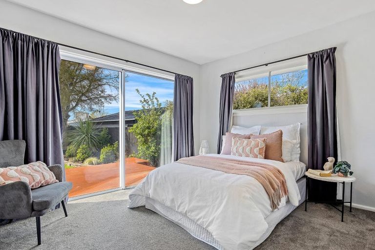 Photo of property in 70 Woodbury Street, Russley, Christchurch, 8042