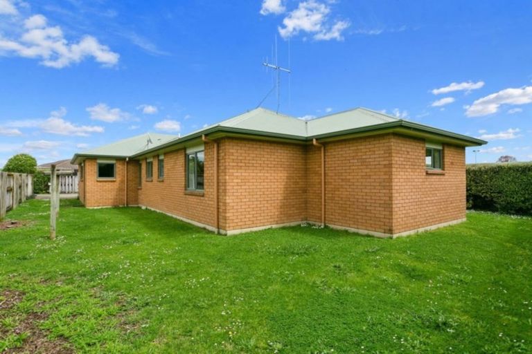 Photo of property in 2/10 Hannon Road, Cambridge, 3434