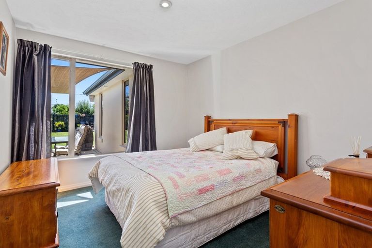 Photo of property in 22 Melford Close, Rangiora, 7400